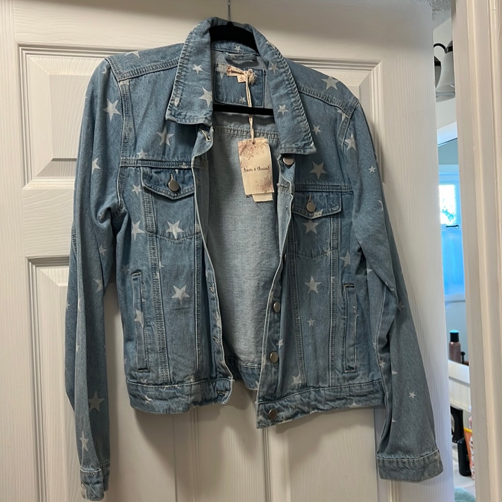 NWT Star Denim Jacket. Size Large